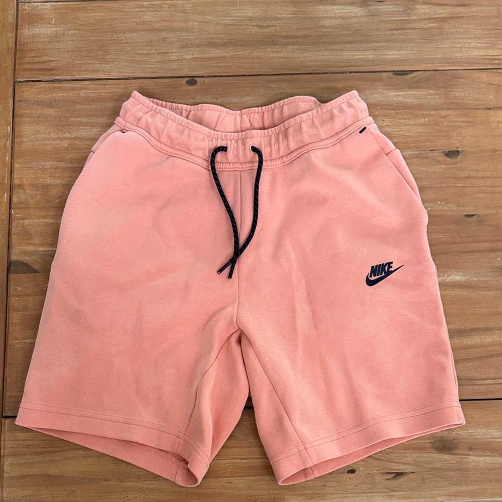 Nike Men's Peach Athletic Shorts